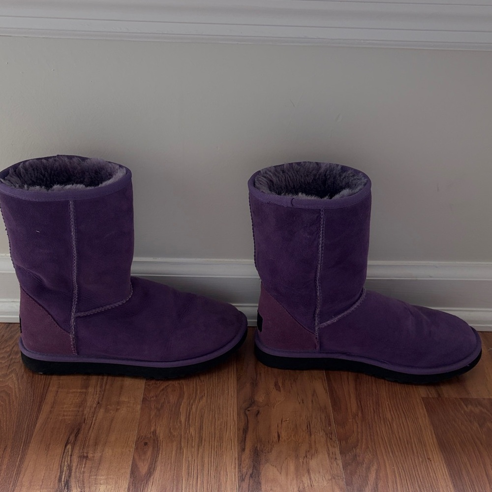 UGG - Classic Short Purple Uggs,  Size 6 - Picture 4 of 5